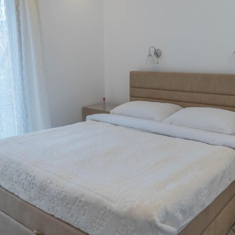 Villa Lara - Two-Bedroom Apartment - 24