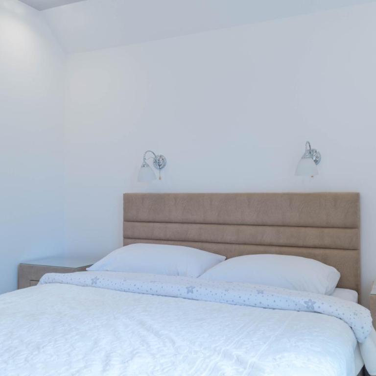 Villa Lara - Two-Bedroom Apartment - 21