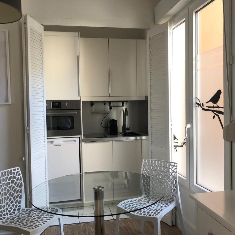 LE NID DES HALLES, Centre Reims, Boulingrin - Studio Lit Queen-Size - 21