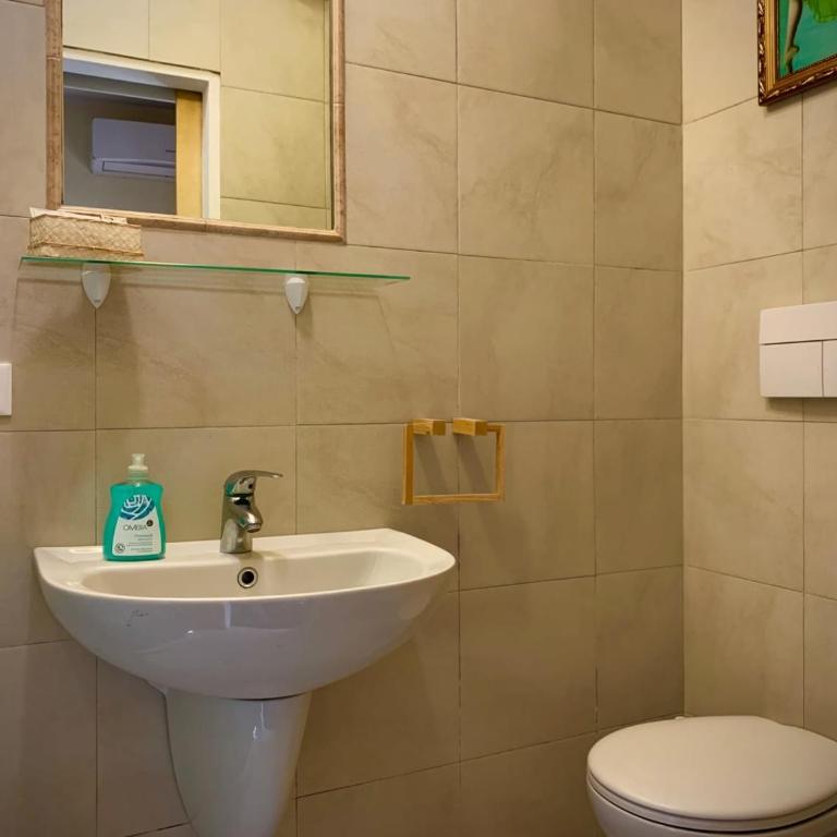 Ariel B&B - Double Room with Private Bathroom - 8