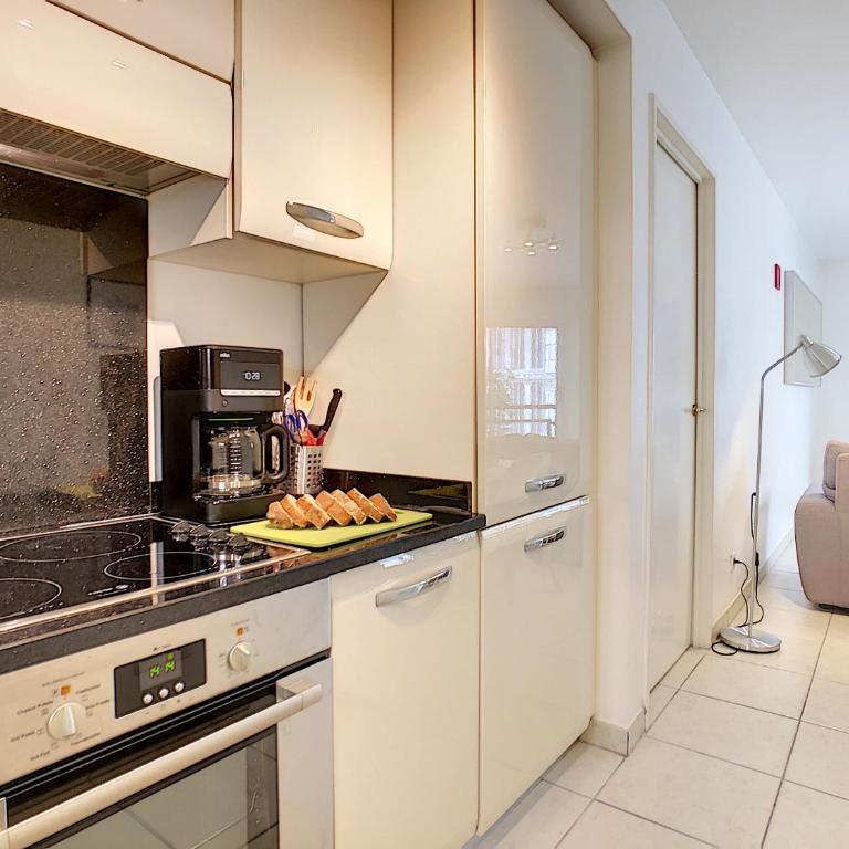 Nestor&Jeeves - PALAIS LIBERTE - Hyper center - Shopping area - Close sea - Appartement avec Balcon - 8