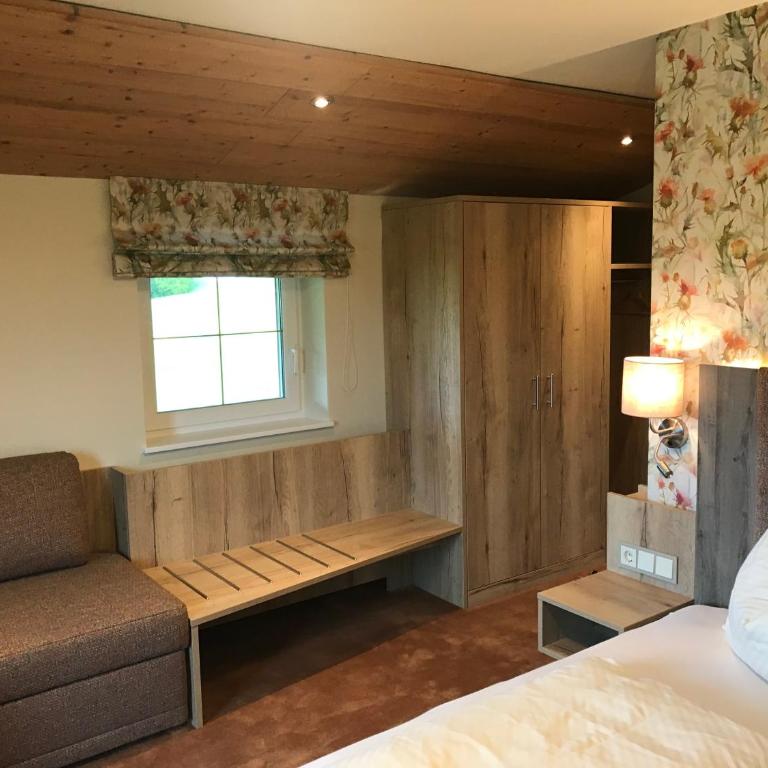 Gasthof Wiesenhof - Deluxe Double Room - 8