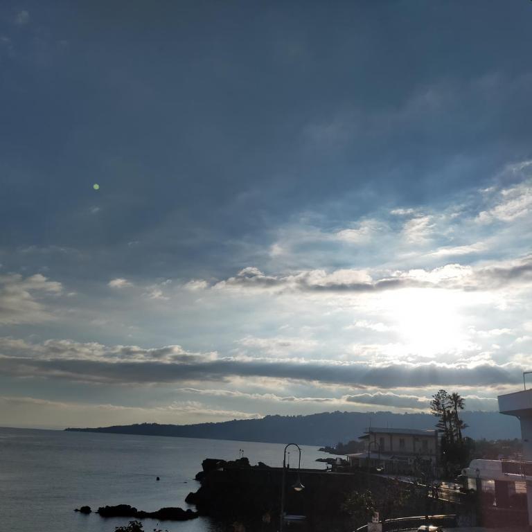 B&B la spiaggetta di Stazzo - Camera Deluxe Matrimoniale con Vista Mare - 8