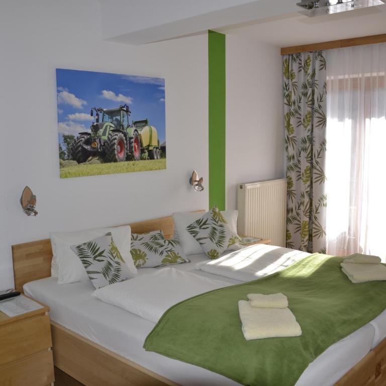 Erlebnisbauernhof Urak - Familienzimmer mit Balkon - 1