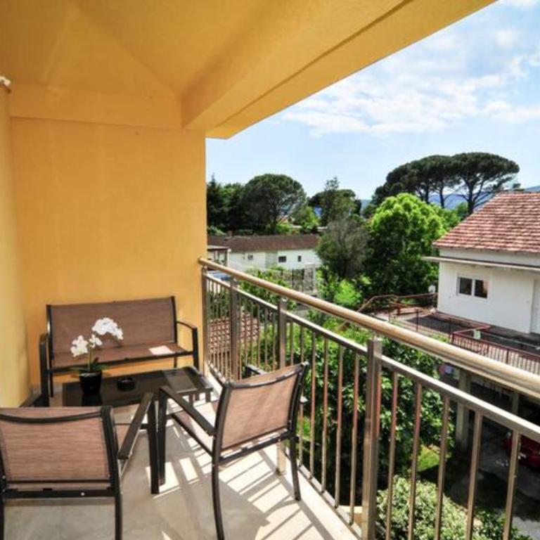 Busola Apartments - One-Bedroom Apartment - 12