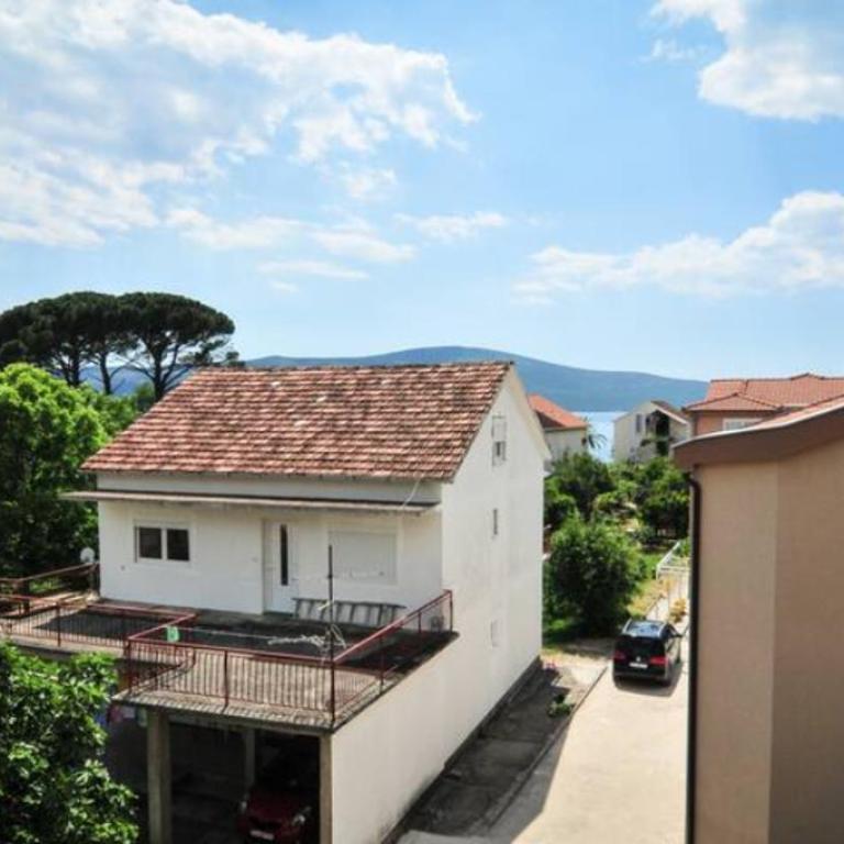 Busola Apartments - One-Bedroom Apartment - 14