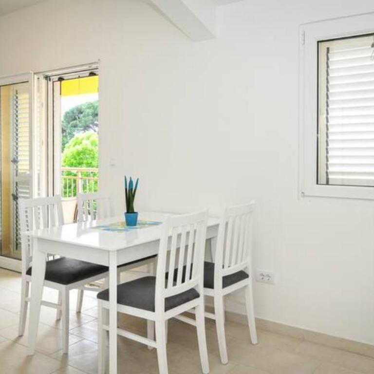 Busola Apartments - One-Bedroom Apartment - 15