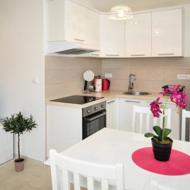Busola Apartments - One-Bedroom Apartment - 15