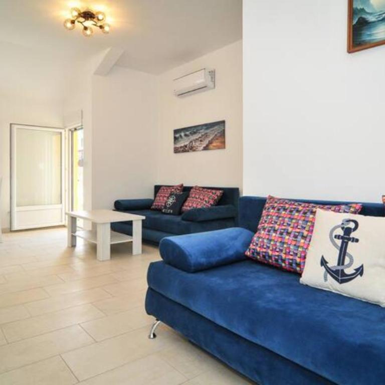 Busola Apartments - One-Bedroom Apartment - 20