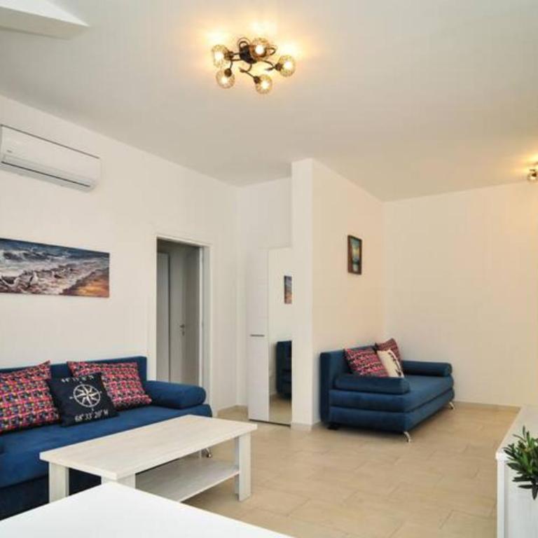 Busola Apartments - One-Bedroom Apartment - 22