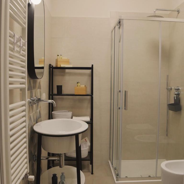 ADELE E IL DUCA Bed and Breakfast - Camera Matrimoniale Deluxe con 1 Letto Supplementare - 7