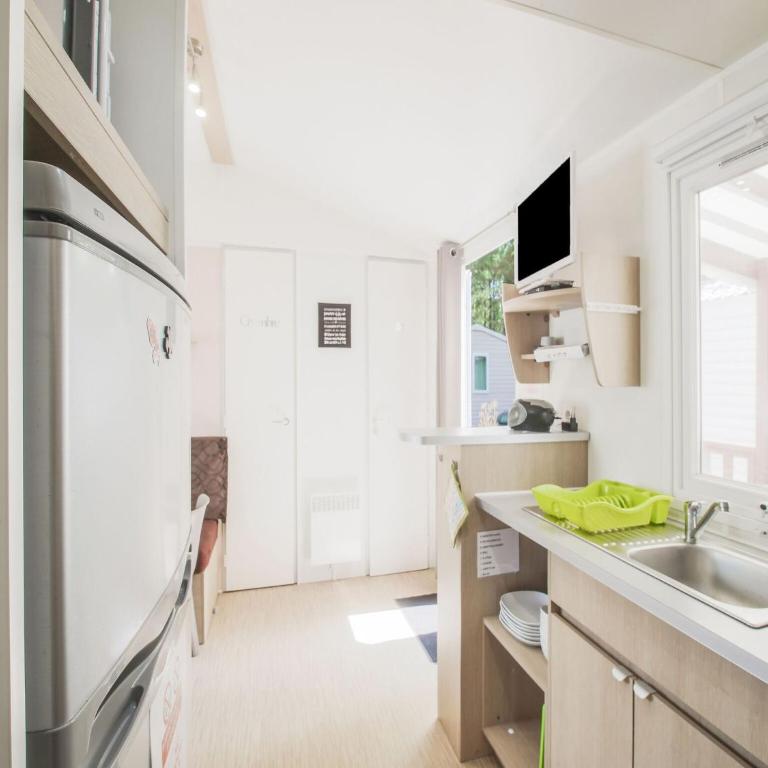 Mobile Home in Saint Jean near Sea Beach - Chalet 2 Chambres - 13