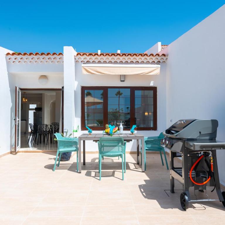 Haciendas Village Tenerife - 2 Bedroom Bungalow with Extra Large Chill out Terrace - 11