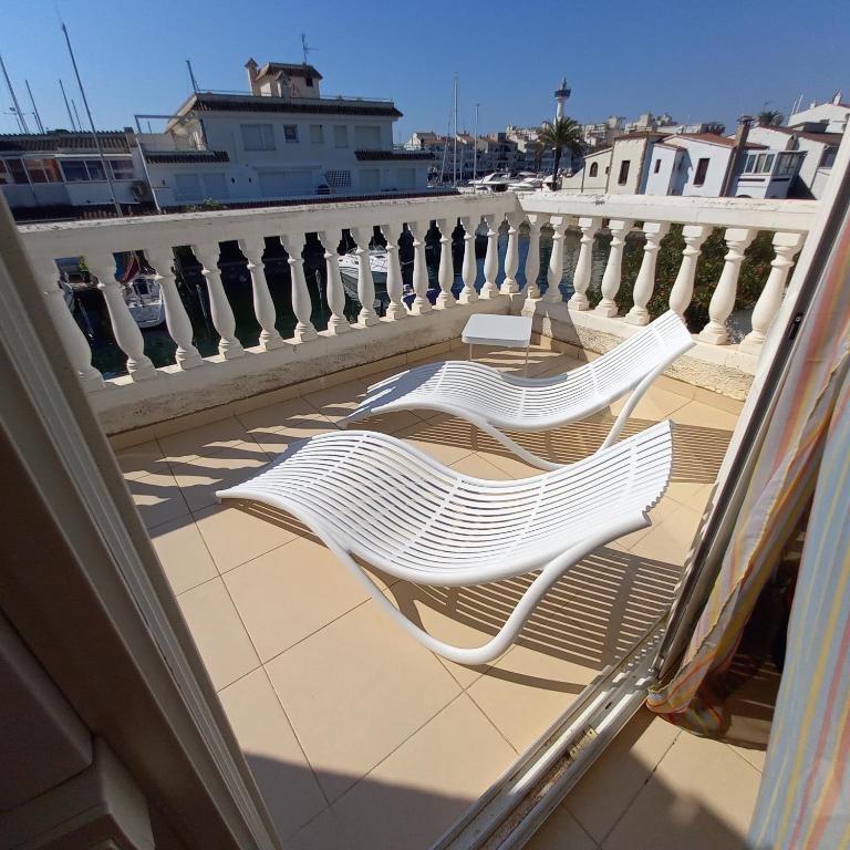 Plage à 500 m, Maison haut de gamme avec amarre privée, accès mer en 5 min sans pont, jacuzzi - Villa de 3 dormitorios - 37