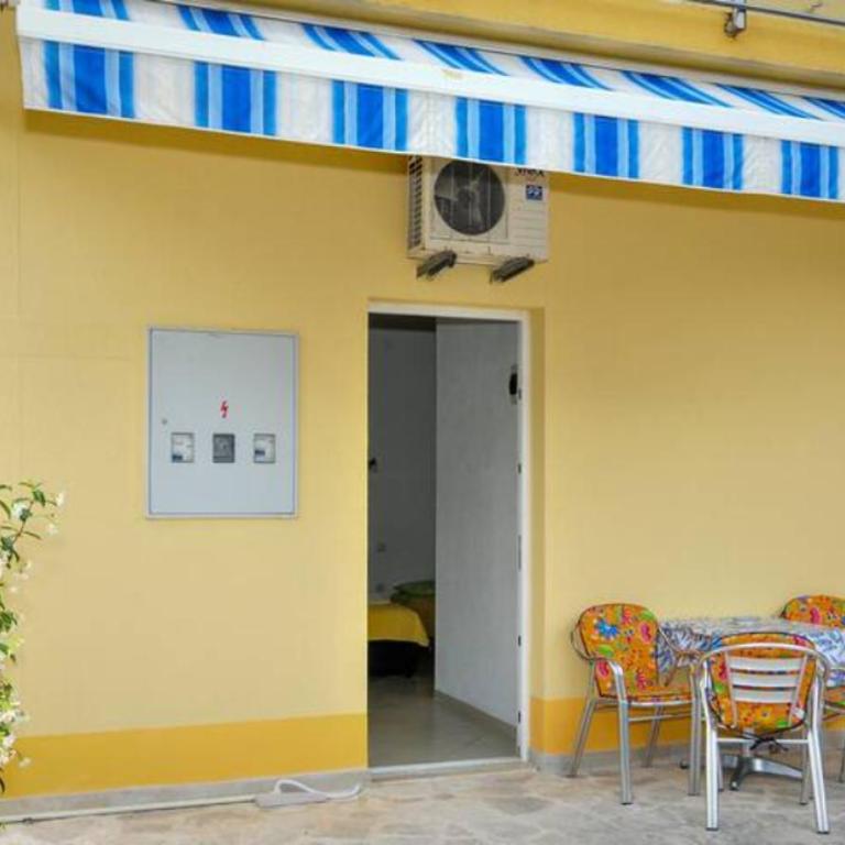 Busola Apartments - Studio - 11