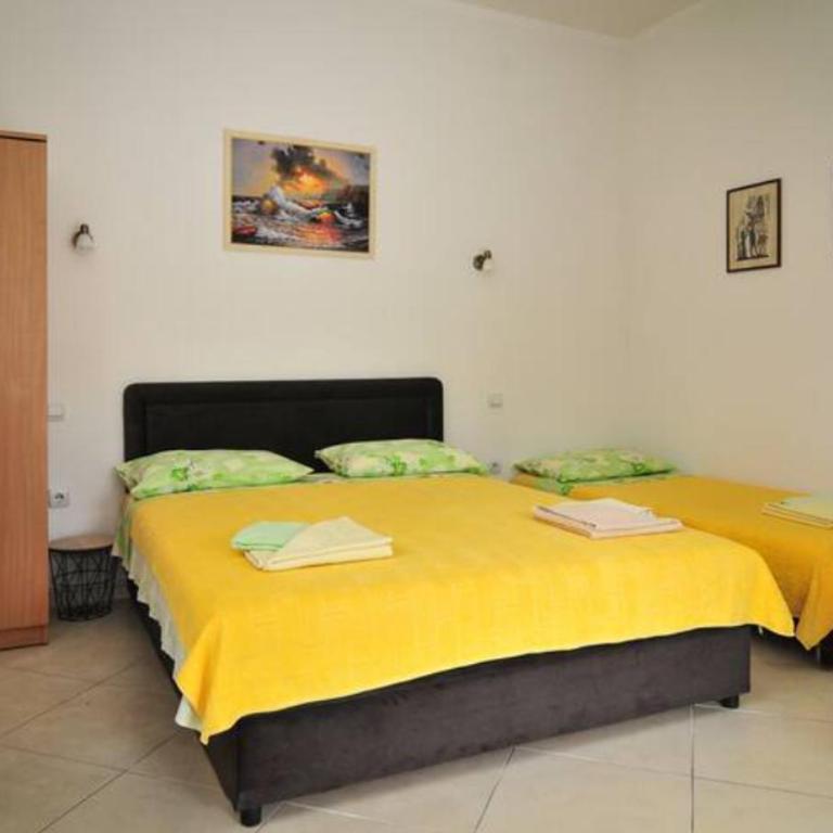 Busola Apartments - Studio - 16