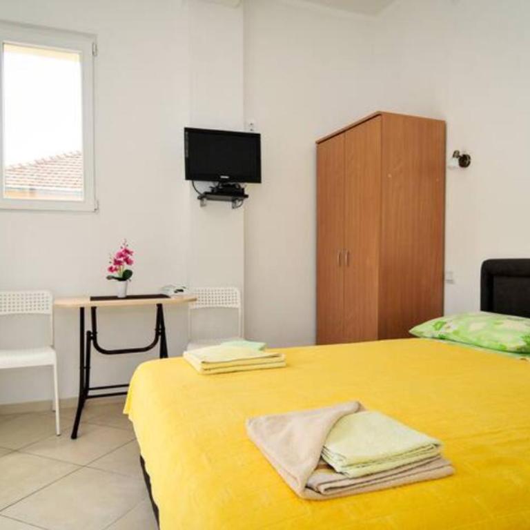 Busola Apartments - Studio - 17
