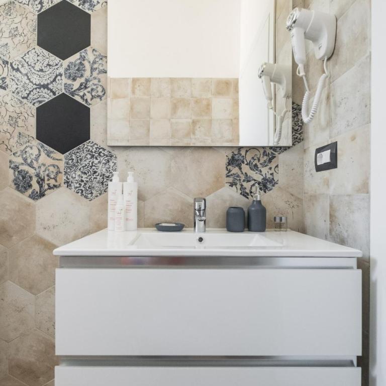 Giorgi Design Homes I - One-Bedroom Apartment - 12