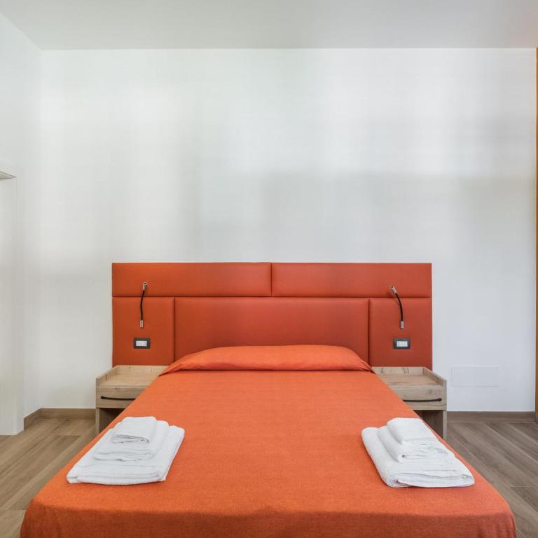 Giorgi Design Homes I - Two-Bedroom Apartment - 11