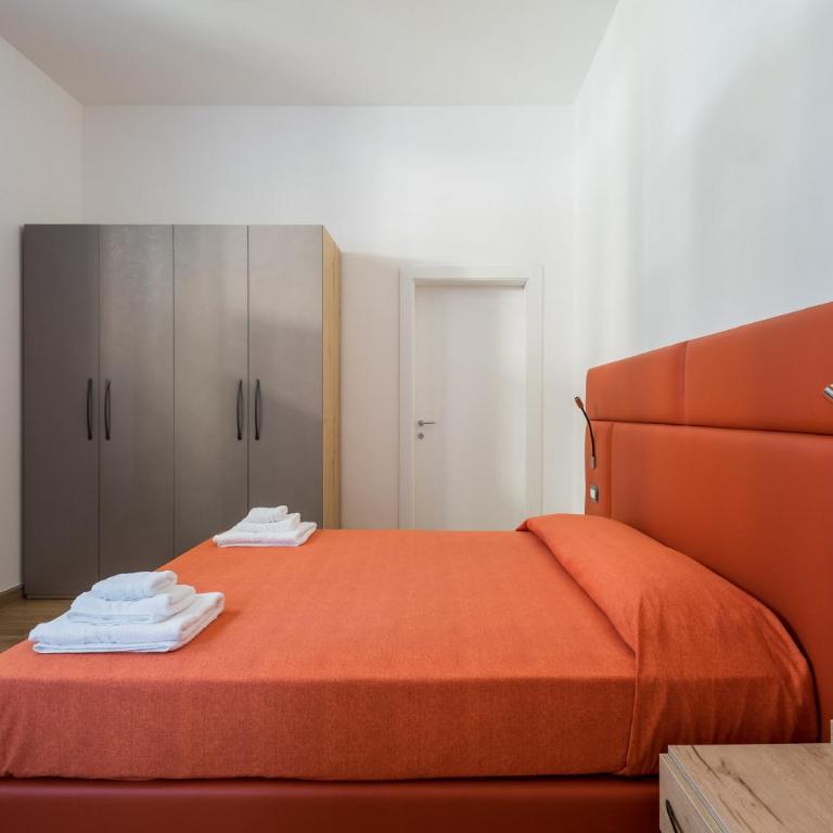Giorgi Design Homes I - Two-Bedroom Apartment - 12