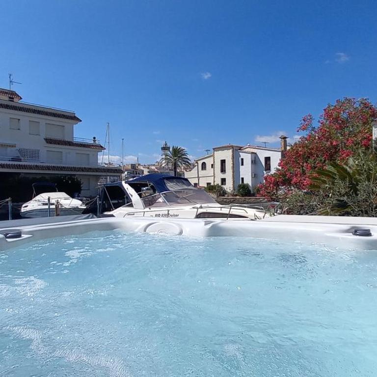 Plage à 500 m, Maison haut de gamme avec amarre privée, accès mer en 5 min sans pont, jacuzzi - Villa de 3 dormitorios - 7