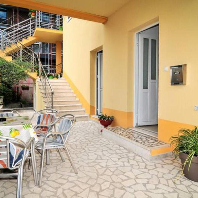 Busola Apartments - One-Bedroom Apartment - 4