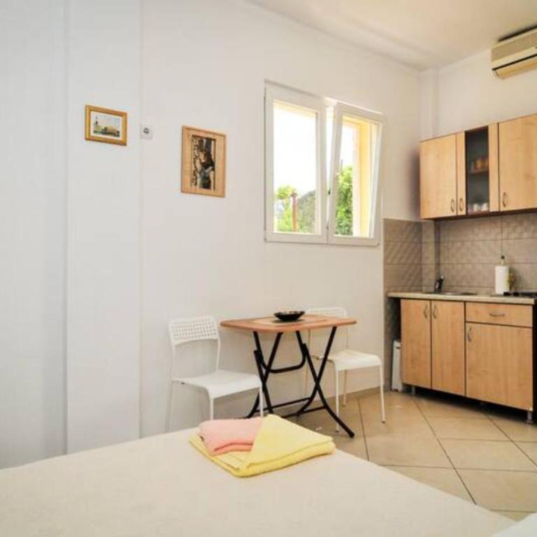 Busola Apartments - One-Bedroom Apartment - 8