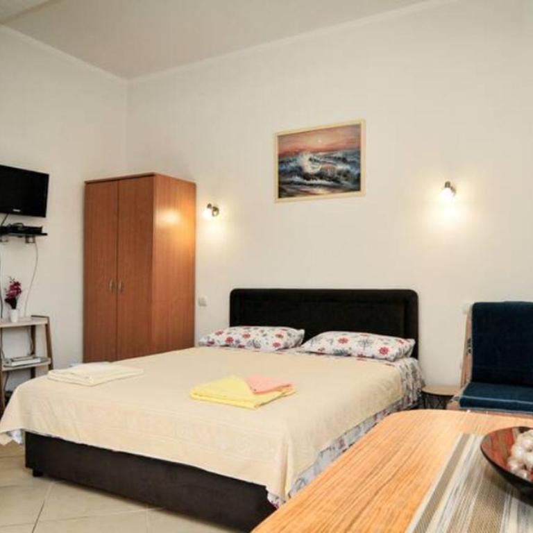 Busola Apartments - One-Bedroom Apartment - 9