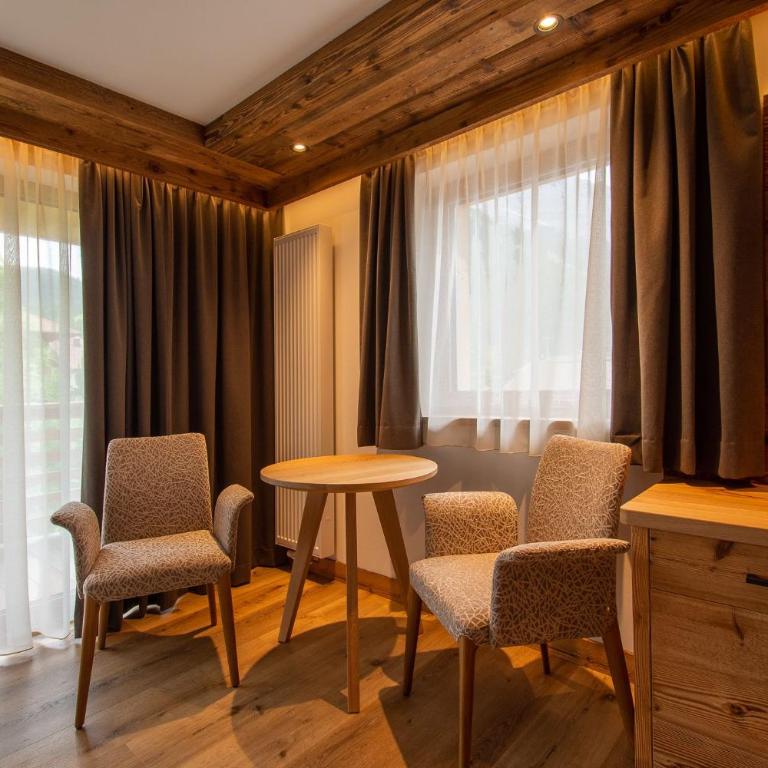 Hotel Villa Eden - Deluxe Double or Twin Room with Balcony - 8