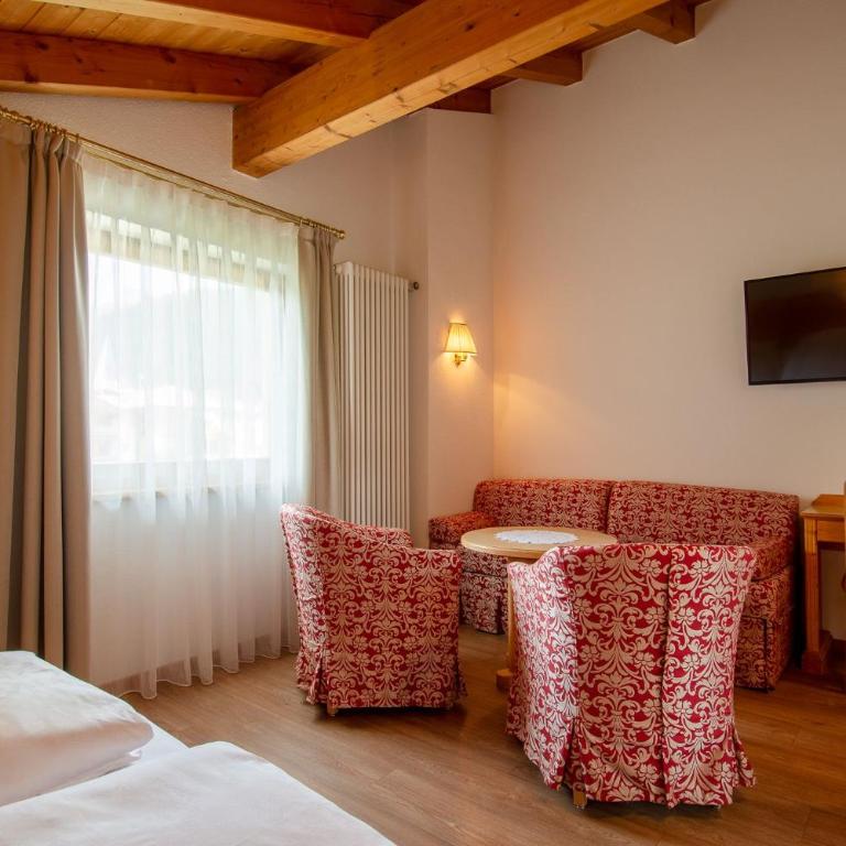 Hotel Villa Eden - Double or Twin Room with Mountain View - Attic - 1