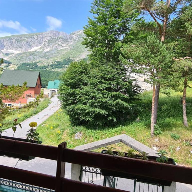 Guest House Tiha noć - Quadruple Room with Mountain View - 5