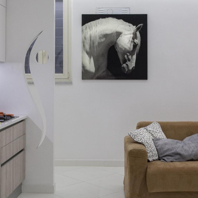 Piazza Venezia White Apartments - One-Bedroom Apartment - 11