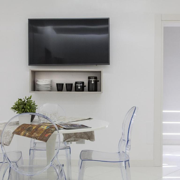 Piazza Venezia White Apartments - One-Bedroom Apartment - 19