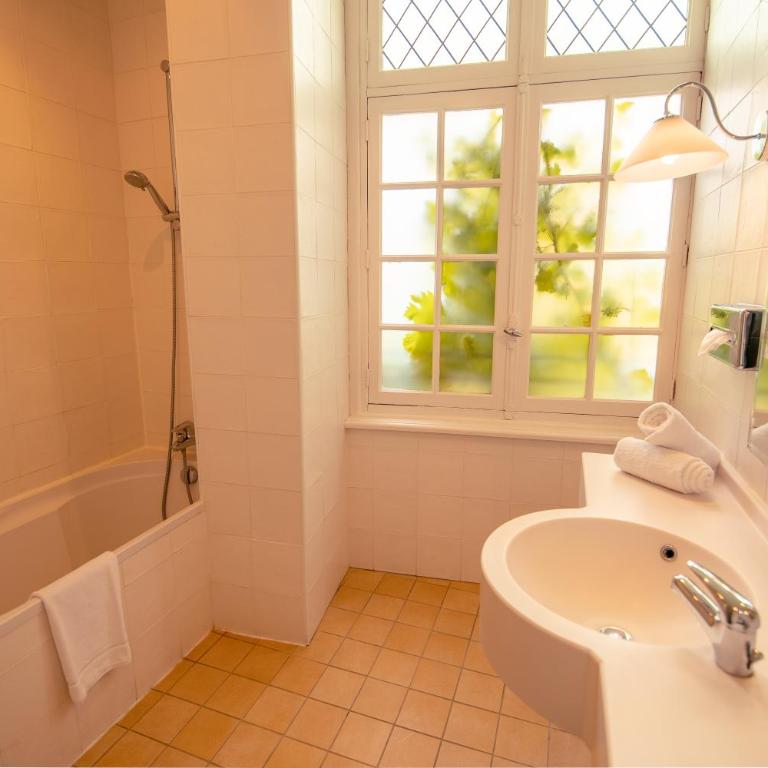 Hôtel Le Donjon - Cœur de La Cité Médiévale - Chambre Double Supérieure - 8