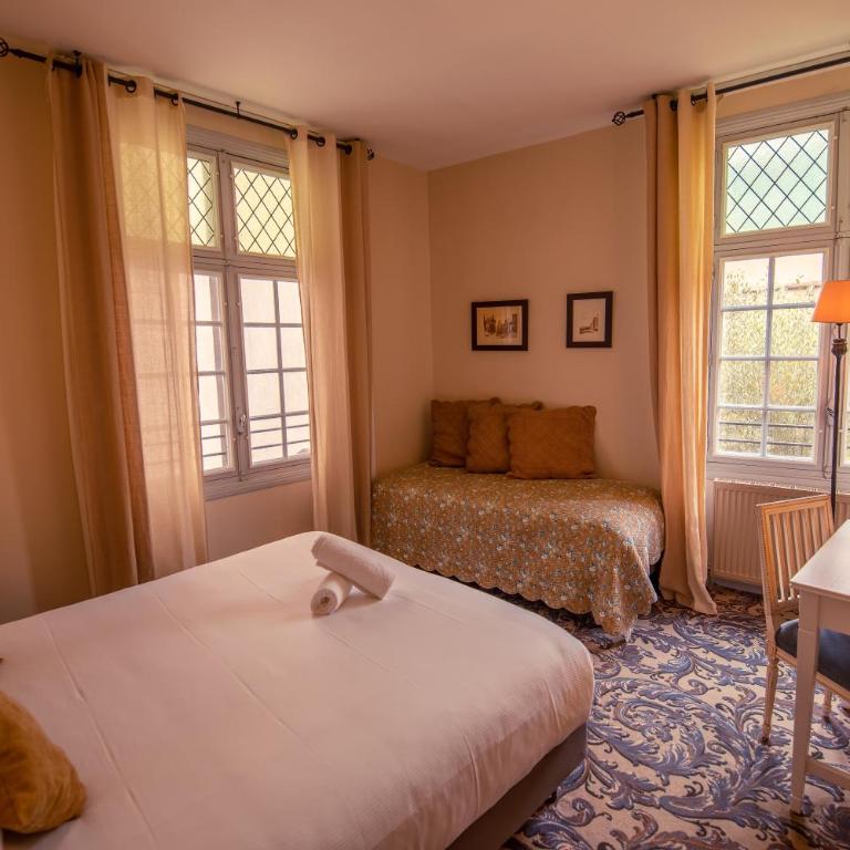 Hôtel Le Donjon - Cœur de La Cité Médiévale - Chambre Triple Supérieure - 4