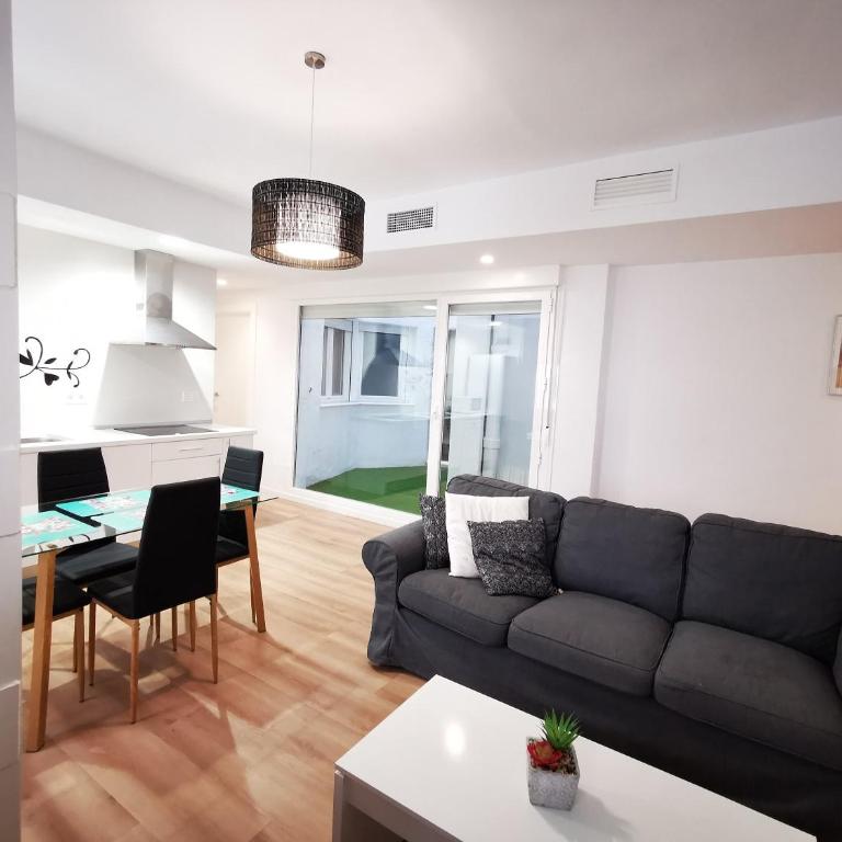 IMEDA REYES CATÓLICOS - Two-Bedroom Apartment - 20