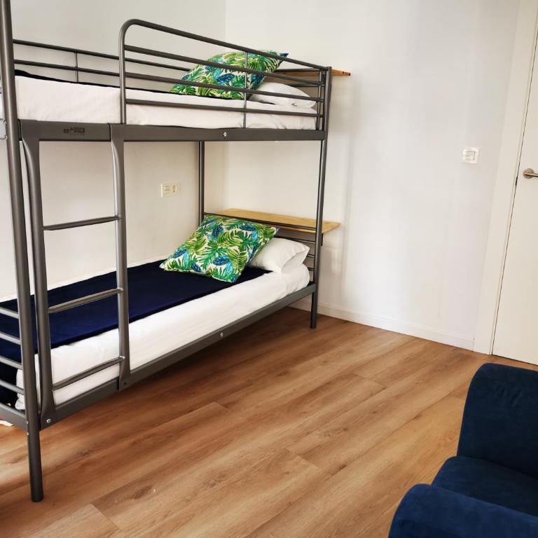 IMEDA REYES CATÓLICOS - Two-Bedroom Apartment - 11