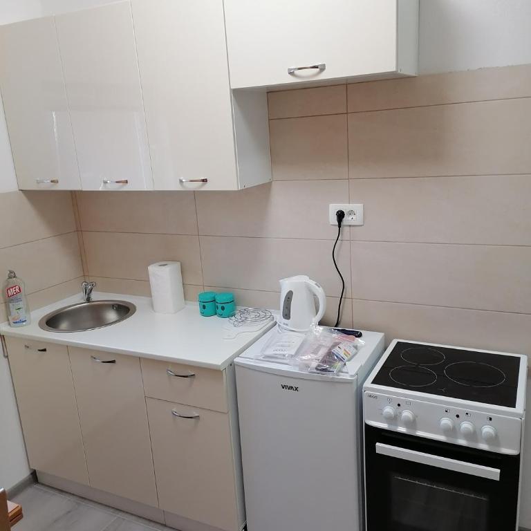 Apartmani Srećko - Two-Bedroom Apartment - 9