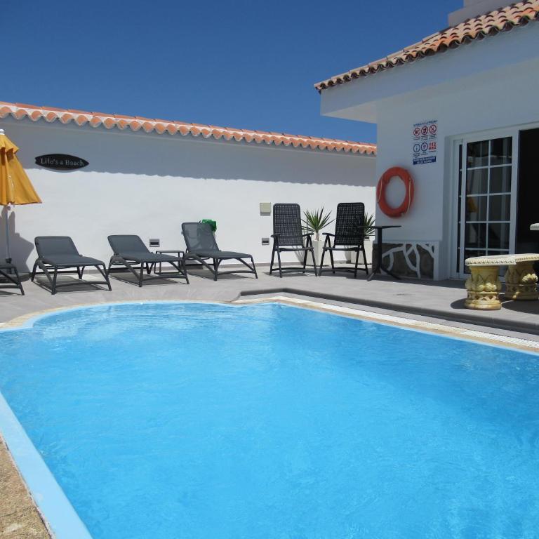 LAS ROSAS by RENTMEDANO Stunning luxury Chocolate Box villa with private heated pool & wifi - Villa - 16