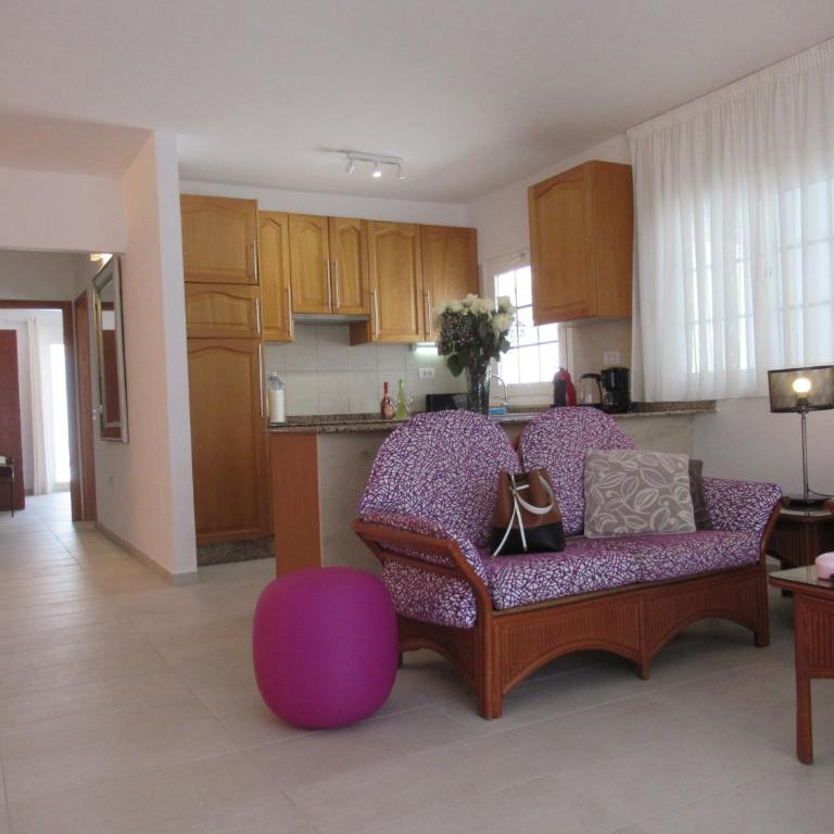 LAS ROSAS by RENTMEDANO Stunning luxury Chocolate Box villa with private heated pool & wifi - Villa - 17