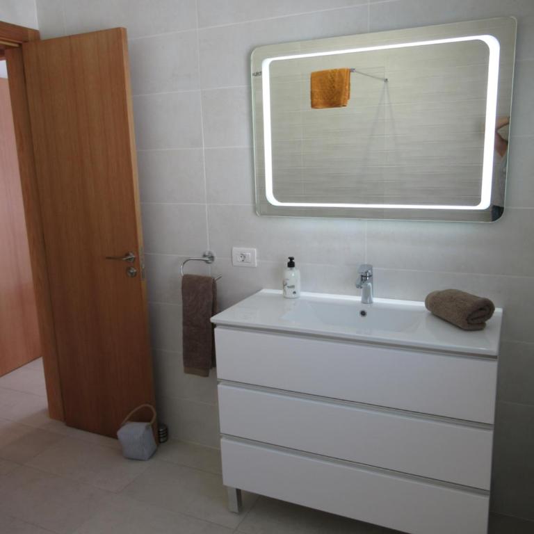 LAS ROSAS by RENTMEDANO Stunning luxury Chocolate Box villa with private heated pool & wifi - Villa - 26