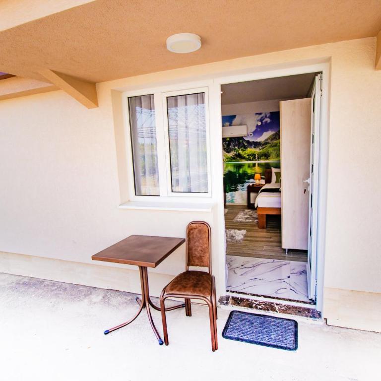 Simo apartments airport Podgorica - Deluxe Twin Room - 15