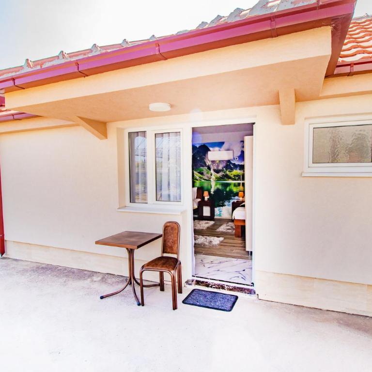 Simo apartments airport Podgorica - Deluxe Twin Room - 5