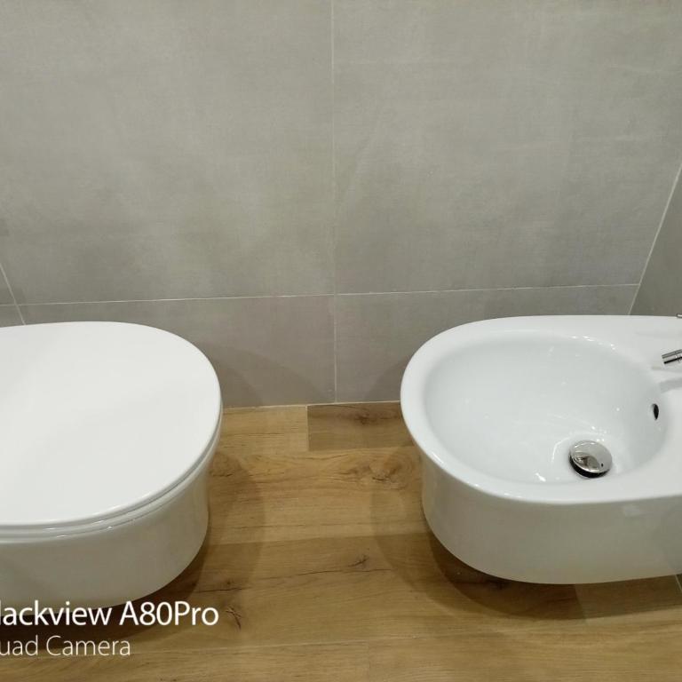 Rosa House - Camera Matrimoniale con Bagno Privato - 70