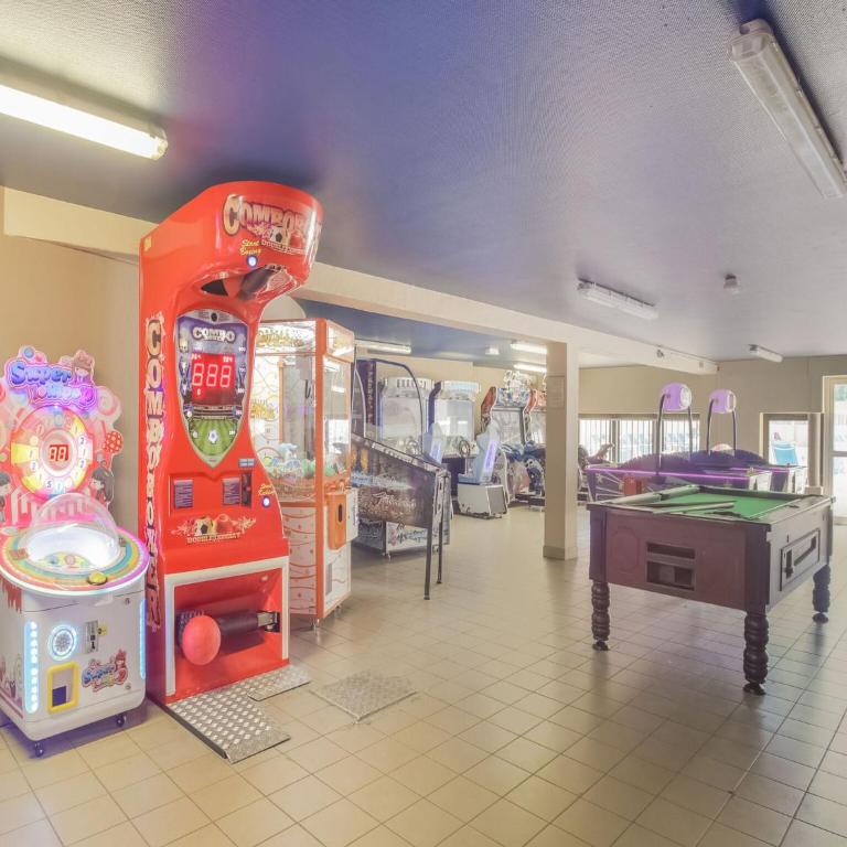 Mobile Home in Saint-Jean near Beach & Pool - Chalet 2 Chambres - 17