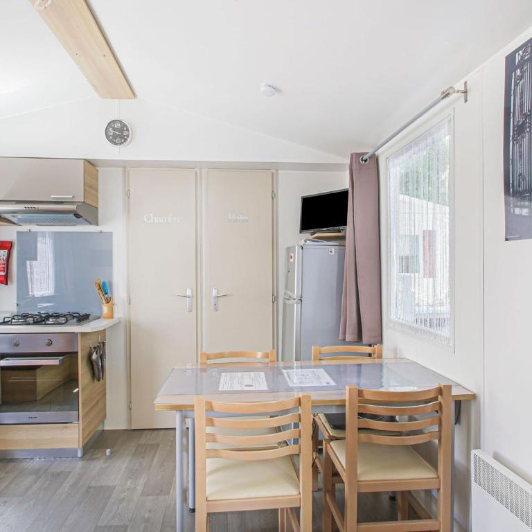 Mobile Home in Saint-Jean near Beach & Pool - Chalet 2 Chambres - 9
