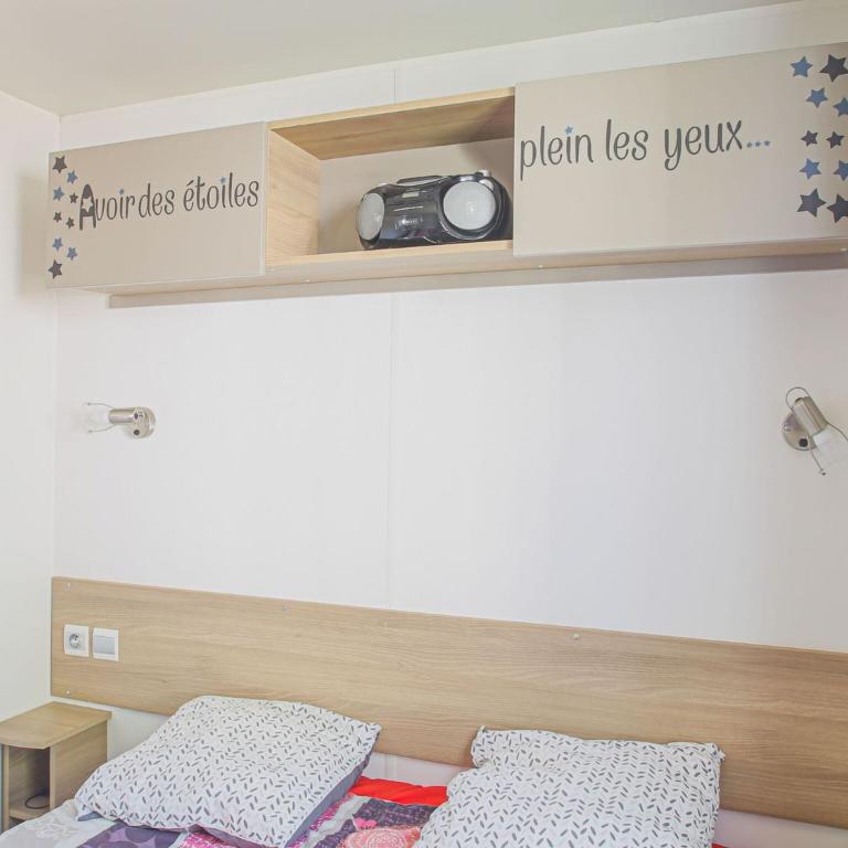 Mobile Home in Saint-Jean near Beach & Pool - Chalet 2 Chambres - 14