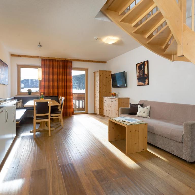 dorfblick FISS - apartments & rooms - Appartement Familial avec Balcon - 10