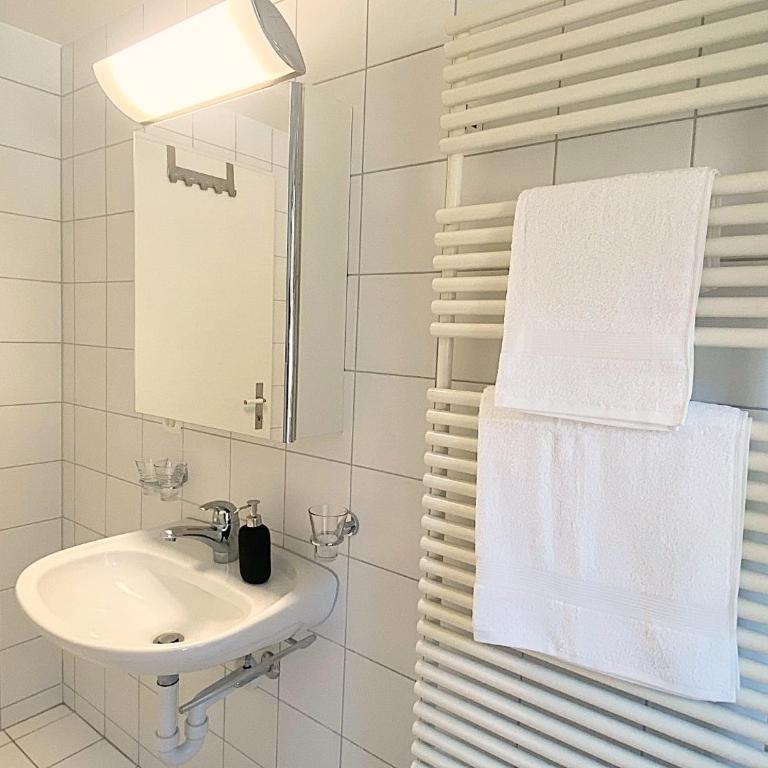 S11-1 - 70m2 mit Seeblick, Balkon, Serlas, Parkplatz - Apartment mit 2 Schlafzimmern - 25