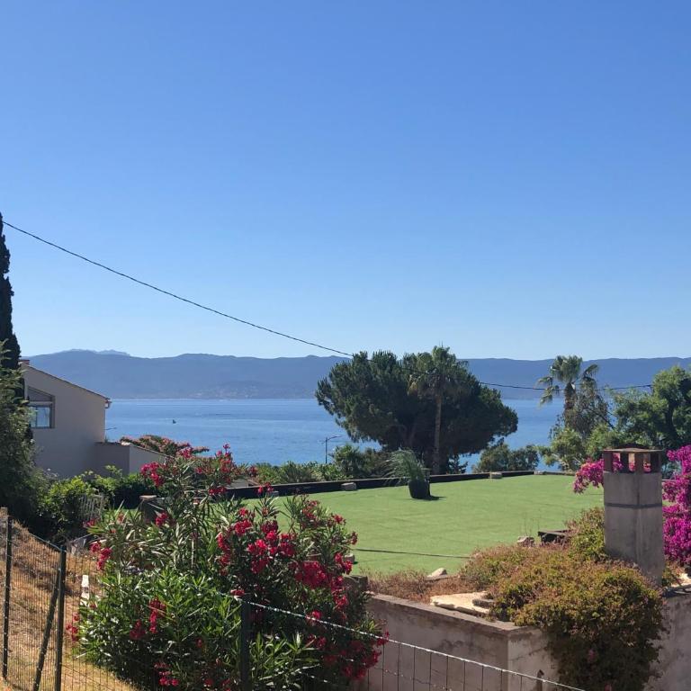 Ajaccio appartement 4 couchages, climatisé a 150m de la plage route des sanguinaires, parking privé - Apartment mit 2 Schlafzimmern - 12
